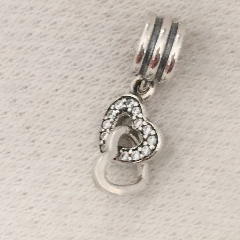CLEARANCE!  Pandora Interlocking Hearts Charm